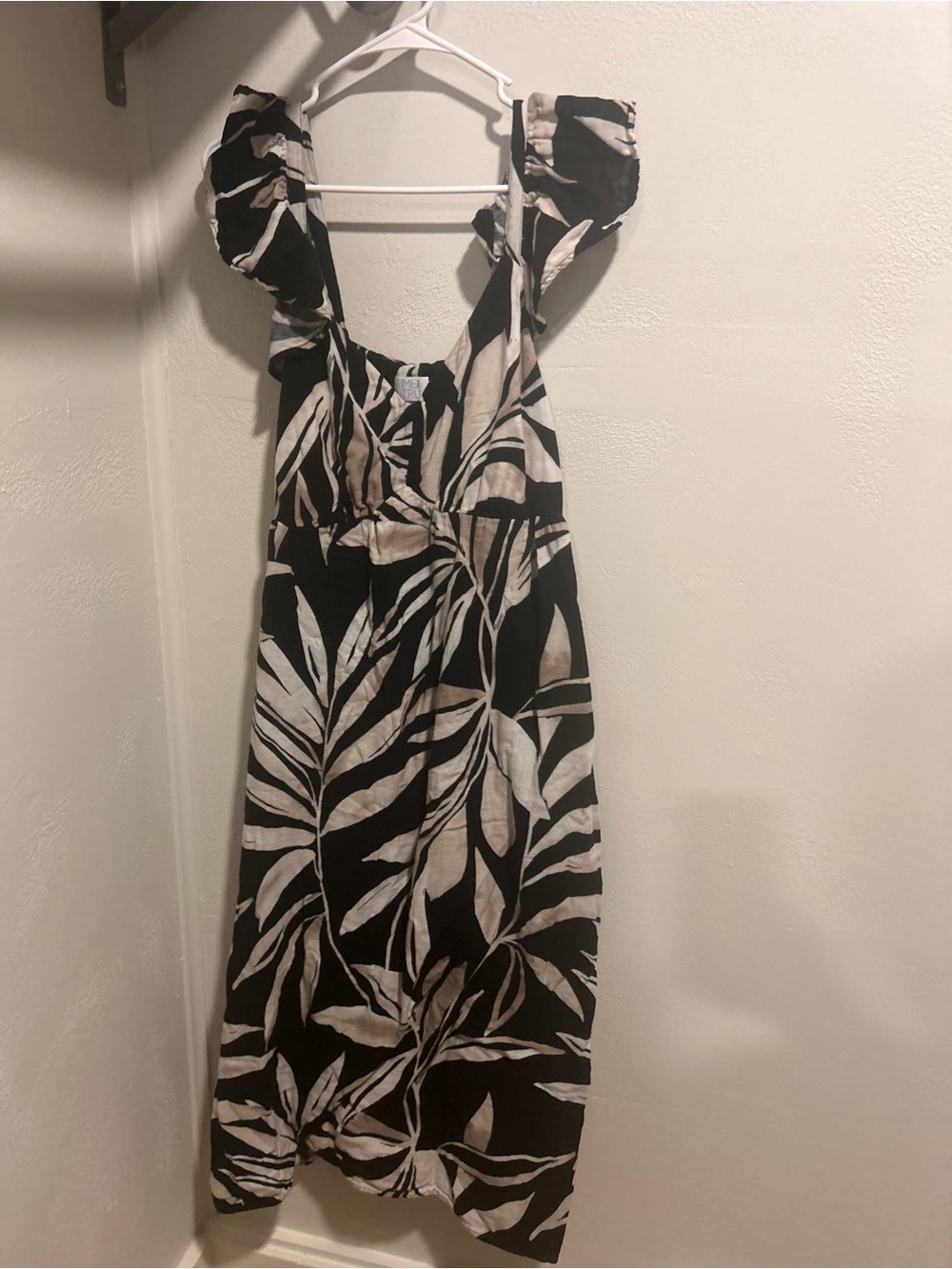 Black & Cream Leaf-Print Ruffle-Strap Maxi Dress